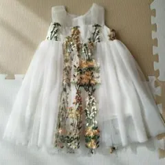 こ*ま様 ベビードレス 花柄刺繍 90サイズ