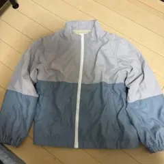 グレーと水色のカジュアルジャケット