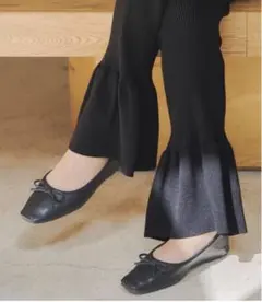 ティティベイト 裾フレアリブニットパンツ ブラック
