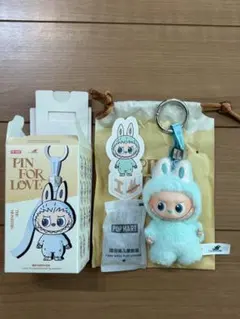 LABUBU PIN FOR LOVE 【I】 イニシャル　マスコット　ラブブ