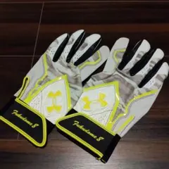 本日限定セール！！アンダーアーマーバッティング手袋