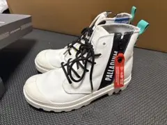 PALLADIUM ホワイト ハイカットスニーカーのサムネイル