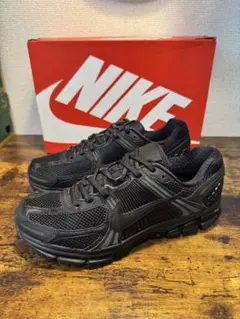 Nike zoom vomero 5 黒スニーカー