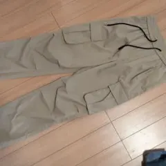 SHEINベージュ カーゴパンツ ドローコード付き