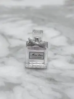 ミスディオール、ブルーミングブーケミニボトル5mm