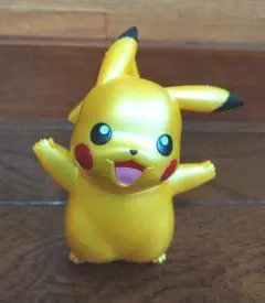 ピカチュウ フィギュア