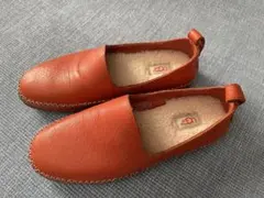 UGG デルフィーナ レザーフラットシューズ ボアスリッポン 24cm