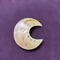 月形ブローチ 貝殻製 クリスタル装飾付き