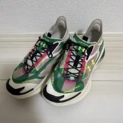 アンダーアーマー スニーカー ランシューのサムネイル