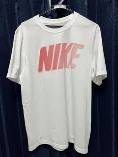 NIKEのサムネイル