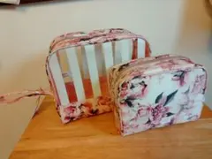 トラベルポーチ　ピンク花柄２点