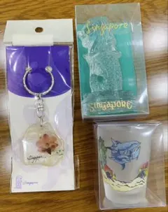 シンガポール　キーホルダー　置物　マーライオン　コップ
