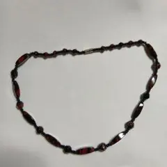 赤と黒のビーズ　ロングネックレス