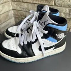 ナイキ エア ジョーダン 1 MID ２３cmのサムネイル