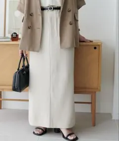 新品 裾スリットナロースカート