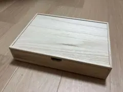 10本のペンが入る外枠が木のペン箱