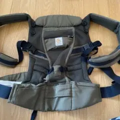 断捨離中』Ergobaby オリーブグリーン よだれカバー付omni360 - メルカリ