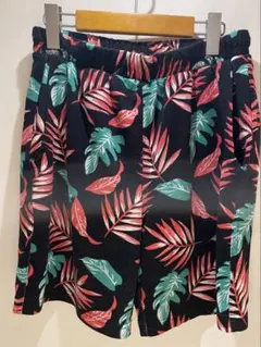 ヘルスニット ボタニカル柄 ショートパンツ ハーフパンツ M 美品のサムネイル