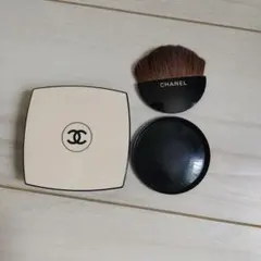 CHANEL シャネル レベージュ プレストパウダー SPF15 No.10のサムネイル