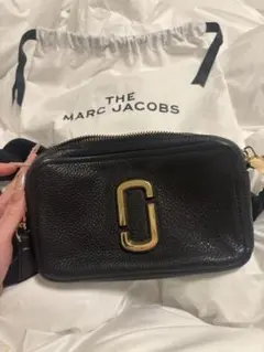 MARC JACOBS ブラックレザー ボディバッグ