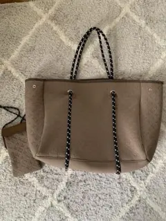 Daily russet スマホショルダー付モノグラムネオプレーントートバッグ