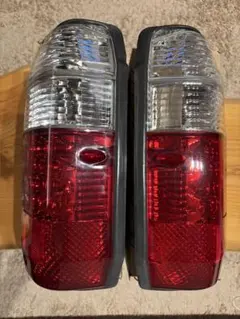 78プラド ランドクルーザー テールライトセット バルブ4個 78プラド ランドクルーザー テールライトセット バルブ4個 - メルカリ