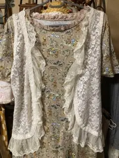 サエラアンリコ風レースフリルカーディガンジレ　キナリ色