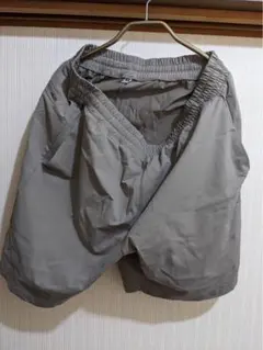 新品未使用　UNIQLO グレー ショートパンツ　サイズＬ