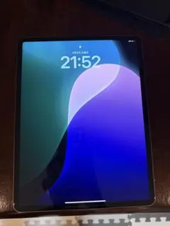 Apple iPad Air 13インチ スペースグレイとキーボードなど