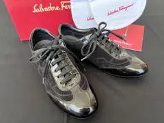 サルヴァトーレフェラガモ スニーカー ブラック 本革 エナメル 23.5 美品
