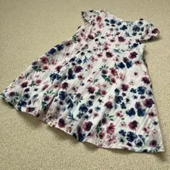 BeBe 水彩　花柄　ノースリーブワンピースのサムネイル