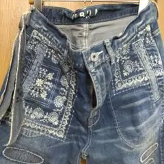 クロ様専用　TOBILA トビラ デニムパンツ バンダナ柄 パッチワークのサムネイル