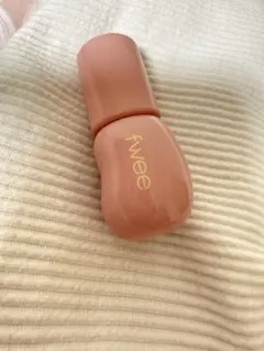 【fwee】 3Dボリューミンググロス B01 バニラ70%