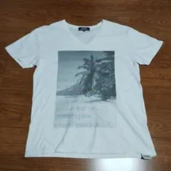 BEAMS　VネックTシャツ