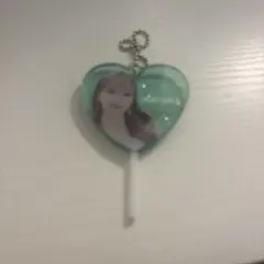 NiziU マユカ ハート型アクリルキーホルダー
