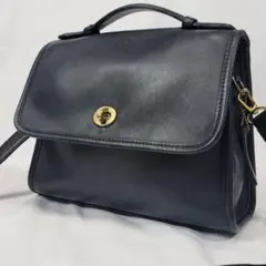 希少 OLDCOACH レザー　ショルダーバッグ　ターンロック　ロゴチャーム