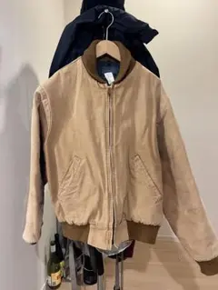 ベージュボンバージャケット