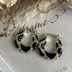 ヴィンテージ調　ラグジュアリー　ゴールド✖︎エナメル　フープピアス　ブラック