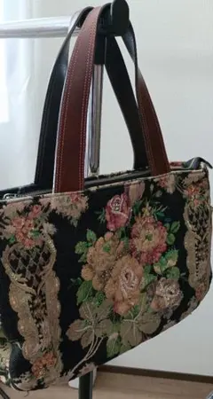 シンク・ビー 花柄刺繍ハンドバッグ