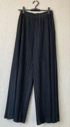 美品❣️ PLEATS PLEASE ワイドパンツ シッカーボトム　黒　サイズ5