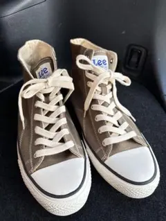 ブラウン スニーカー