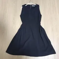 【美品】emmi atelier ネイビー ノースリーブ フレアワンピースのサムネイル