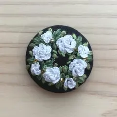 ハンドメイド刺繍ブローチ 8098