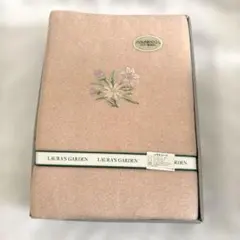 【新品】LAURA'S GARDEN 140×240 ピンク 刺繡 マイヤー編地