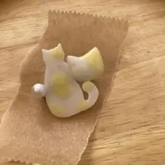 レモンの猫　ブローチ　ハンドメイド
