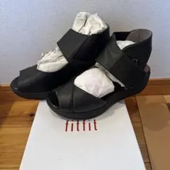 fitfit ブラックサンダル