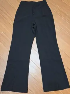 黒 スリット入り フレアパンツ