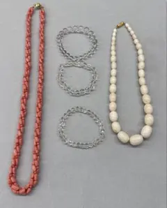 珊瑚ネックレス＆水晶ブレスレット