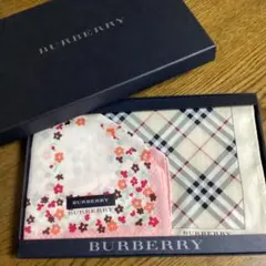 【新品未使用】BURBERRY チェック& ピンク花柄ハンカチ　２枚セット　箱入