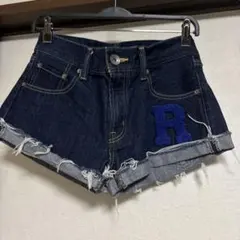 ロデオクラウンズ ダークデニム フリンジヘムショートパンツ R刺繍